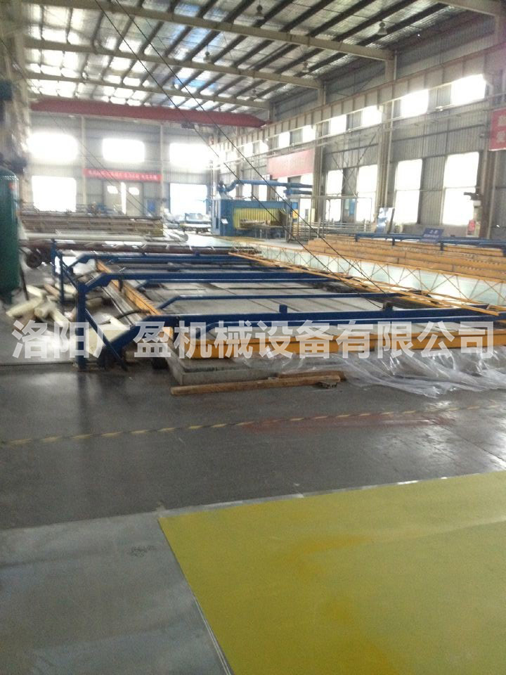 熱壓制板機(jī)